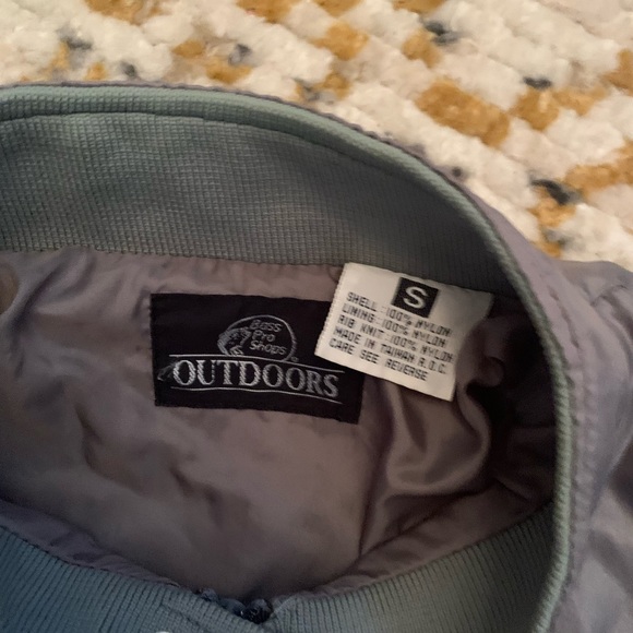 Bass Pro Shops vintage retro gray lightweight jacket. Nylon zip - Picture 6 of 7